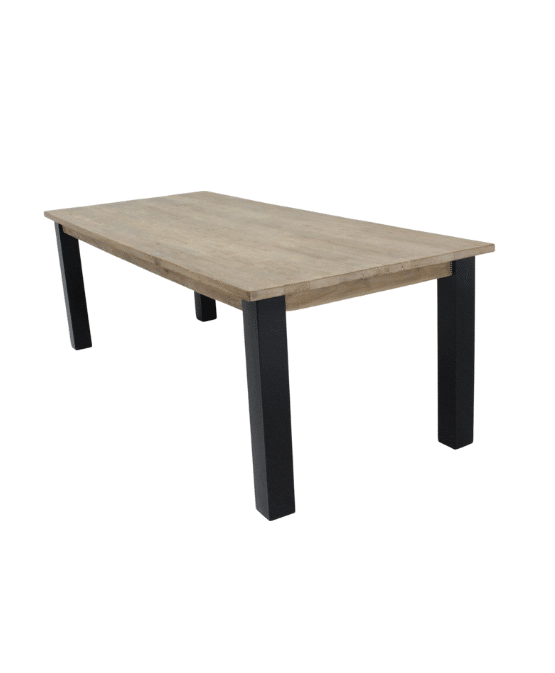 lichte eettafel met zwarte poten