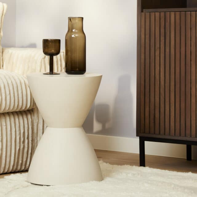 Beige Zandloper Bijzettafel