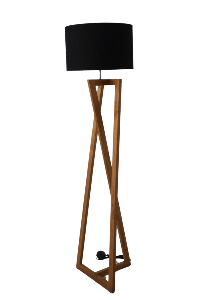 Houten vloerlamp met zwarte kap