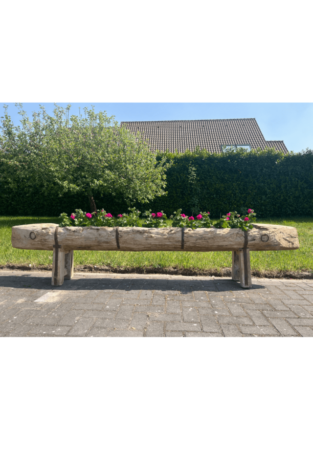 Oude voederbak als plantenbak 260x35x52 cm