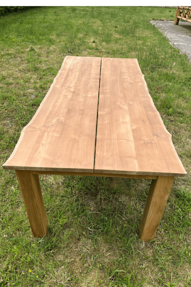 Teak houten tuintafel 240 cm met boomstamkant