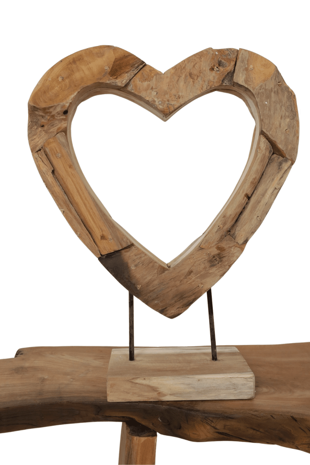 Wortel teak houten hart decoratie voor in het raamkozijn