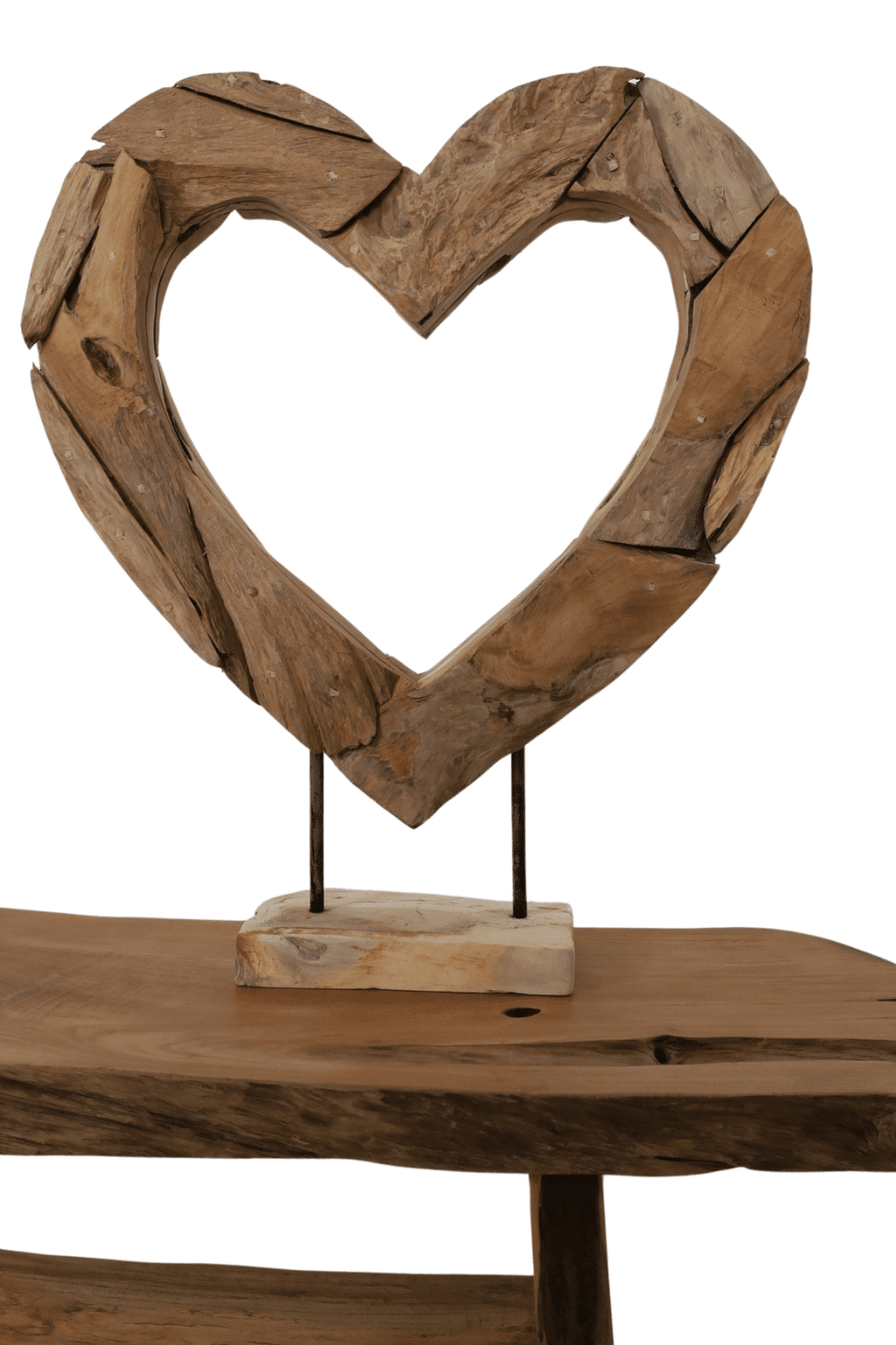 Wortel teak houten hart decoratie voor in het raamkozijn