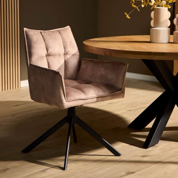 draaibare eetkamerstoel lichtbruin beige warm en makkelijk afneembare stof